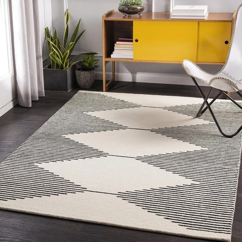 Hand tufted abstract - hand, rug