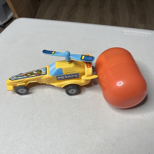 Kinder surprise egg - egg, dragun