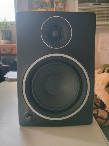 Mackie mr6 mk3 - mackie, powered
