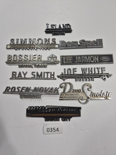 Lot vintage dealer emblems - lot,