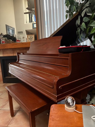 Emerson baby grand piano - baby,