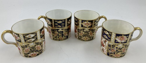 Four royal crown - four,