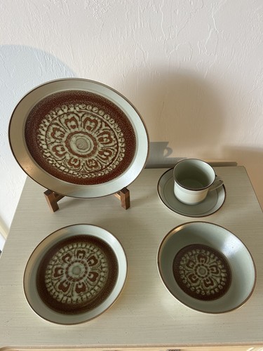 Mikasa place setting - place,