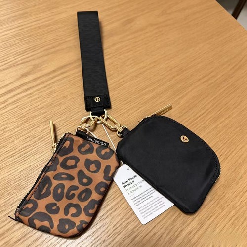 Lululemon dual pouch - lululemon,