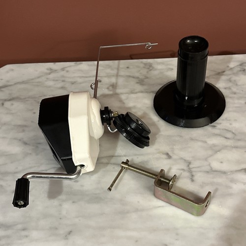 Hand operated yarn ball winder - hand-operated,