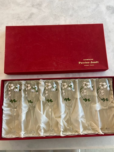 Perrier jouet champagne flutes - perrier,