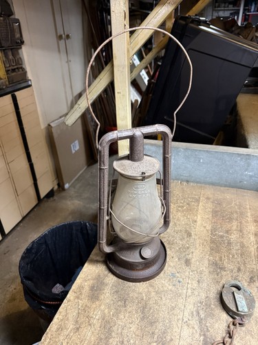 Antique rare dietz monarch - rare,