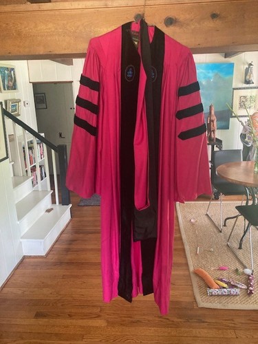 Harvard doctoral robe - harvard,