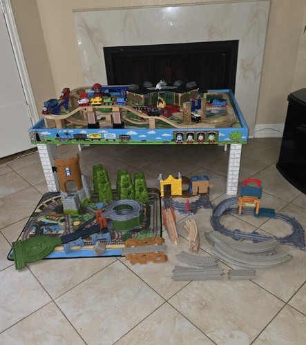 Vtg 2001 thomas and friends - vtg,
