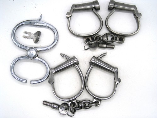 Lot hiatt darby handcuffs - hiatt,