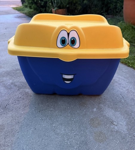 Step2 kids toy - step2, box