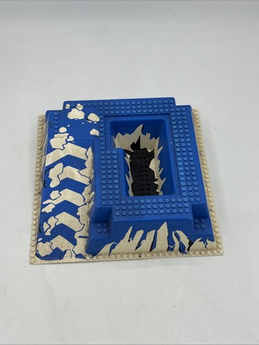 Lego 32x32 raised baseplate - lego,
