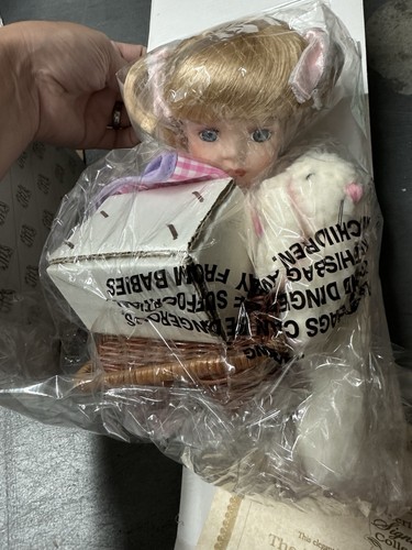 Item 12272 april - 12272, “april”