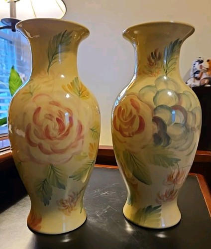 Beautiful matching vases - beautiful,