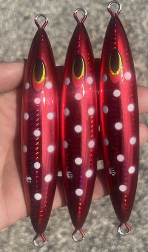 New 400g bluefin tuna - , knife