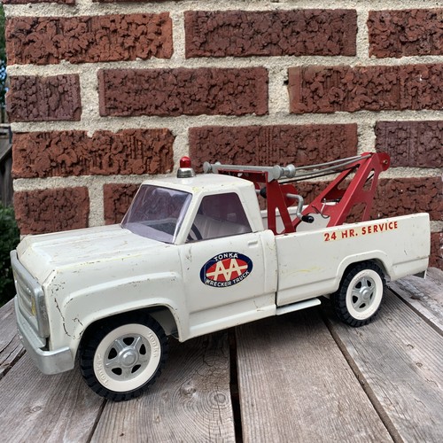 Tonka vintage wrecker - wrecker, tow