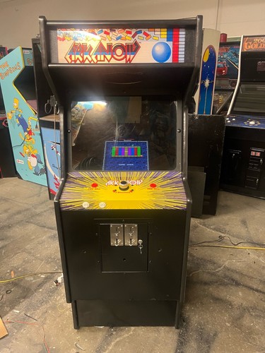Arkanoid arcade machine - arcade, by