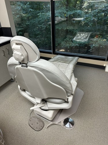 Adec 1040 dental chair - 1040,