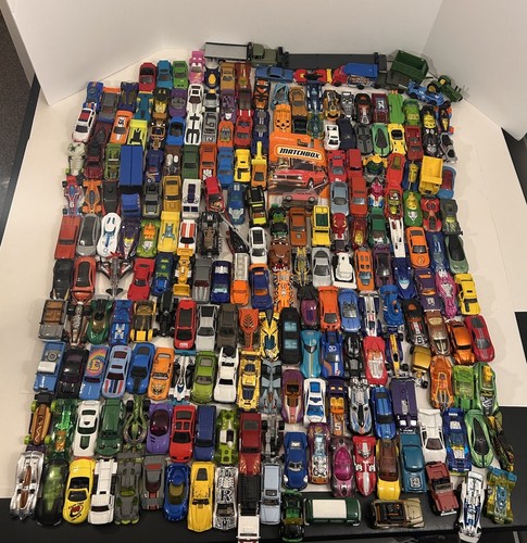 Huge lot diecast - lot, cars