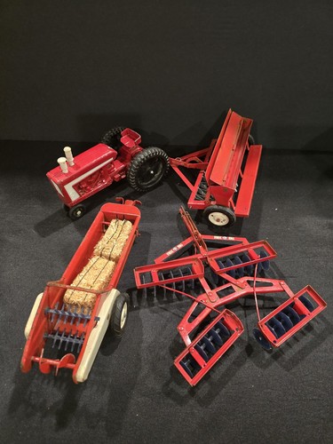 Vintage farm toy tractor set - tractor,