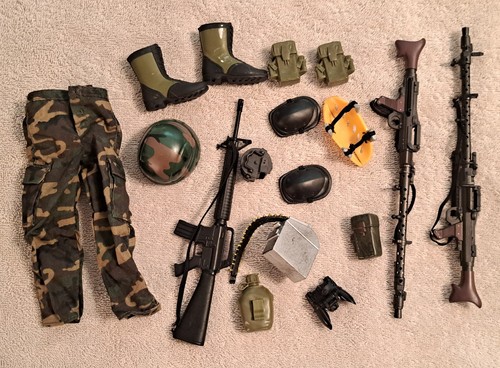 Soldier fighting men - fighting, gi