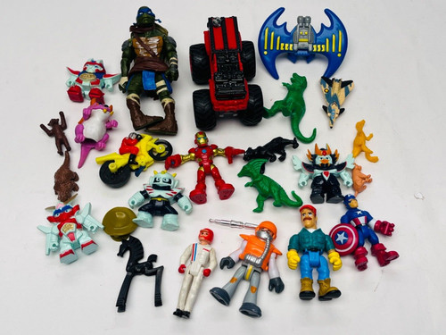 Action figure toy lot - figure,