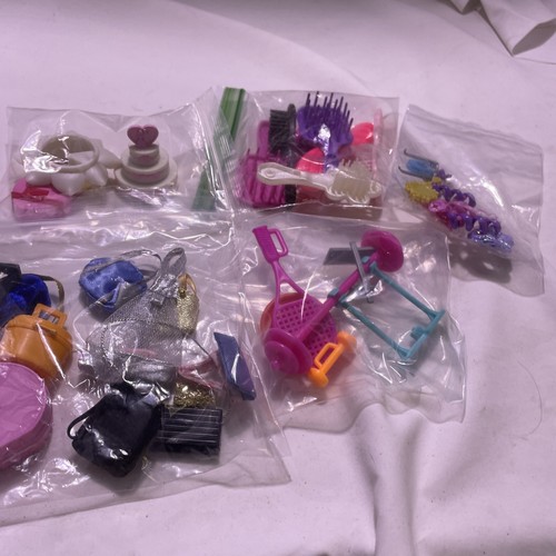 Huge lot barbie hair - of,