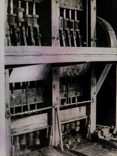 On30 scale stamp mill - scale,