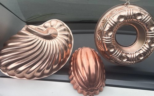 Lot copper toned cake - of, 3
