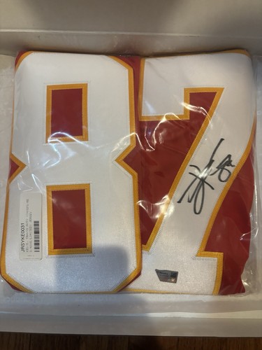 Travis kelce autographed - travis,