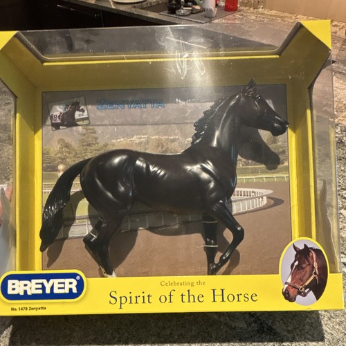 2011 breyer zenyatta black - 2011,