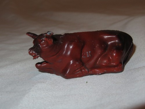 Vtg cast metal brown cow - cast,