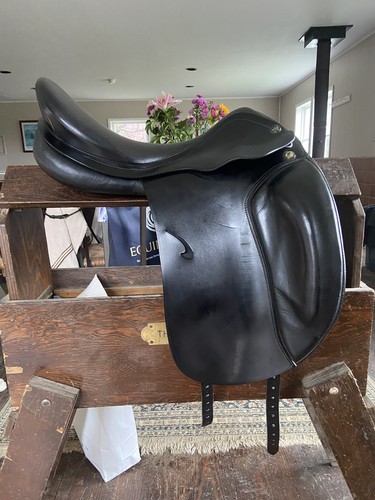 Prestige roma dressage saddle - roma,