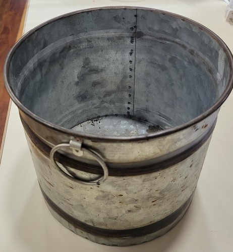 Vtg galvanized metal bucket - vtg,