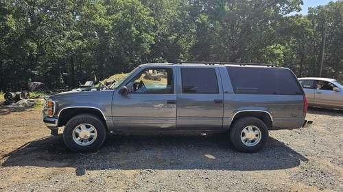 Chevrolet suburban 1500 - 98,