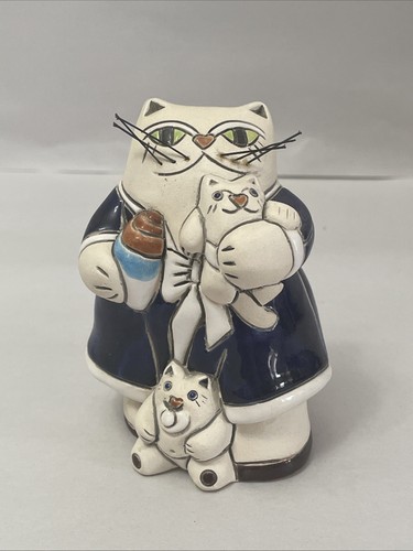 Rinconada cat figurine - figurine, 4”