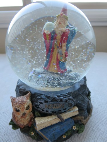 Merlin snow globe - snow, musical