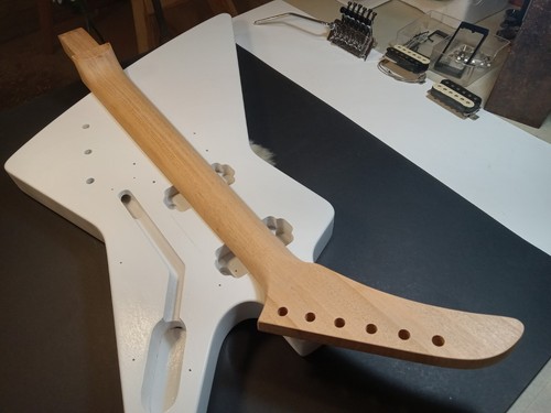 Explorer replacement guitar - 58,