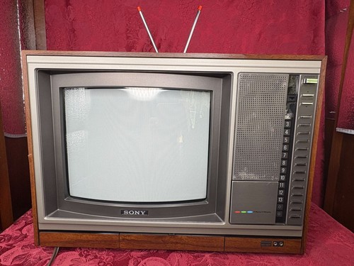 Sony trinitron 1217 - trinitron, 12"