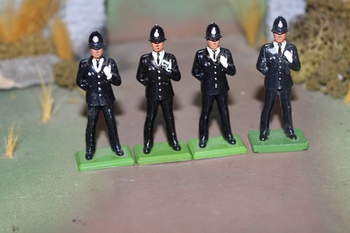 Britains lead toy pair - britains,