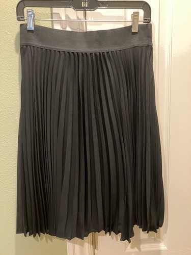 Apt skirt womens medium - 9,