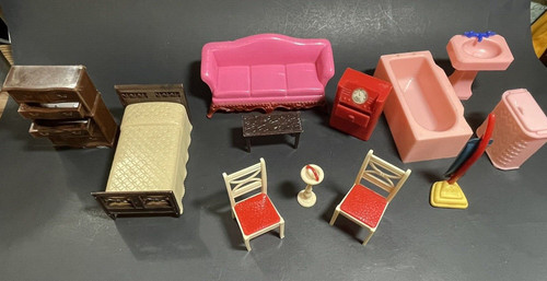 Vintage lot renwal dollhouse - lot,