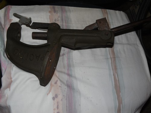 Pacific hand reloading press - hand,