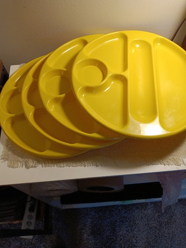 Vtg plastic divided plates - vtg,