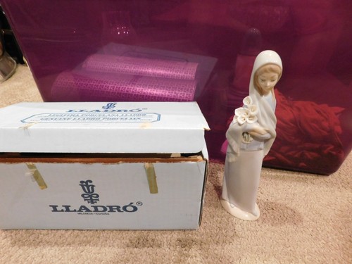 Lladro figurine girl with - lladro,
