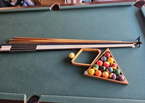 Olhausen pool table w - table, w/3