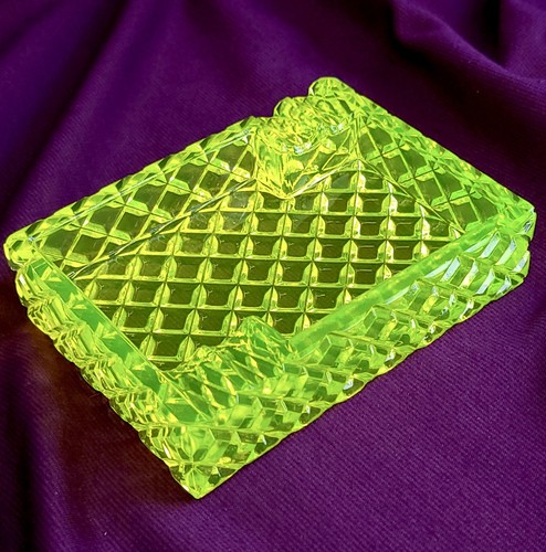 Uranium glass ashtray - ashtray, vaseline