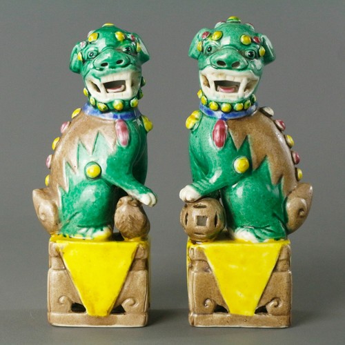Old chinese porcelain foo dog - chinese,