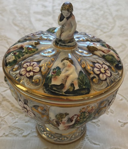 Vtg capodimonte cherubs footed - capodimonte,