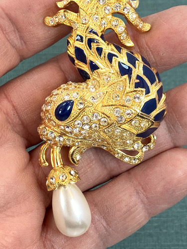 Berebi dolphin pin 1999 sold - berebi,